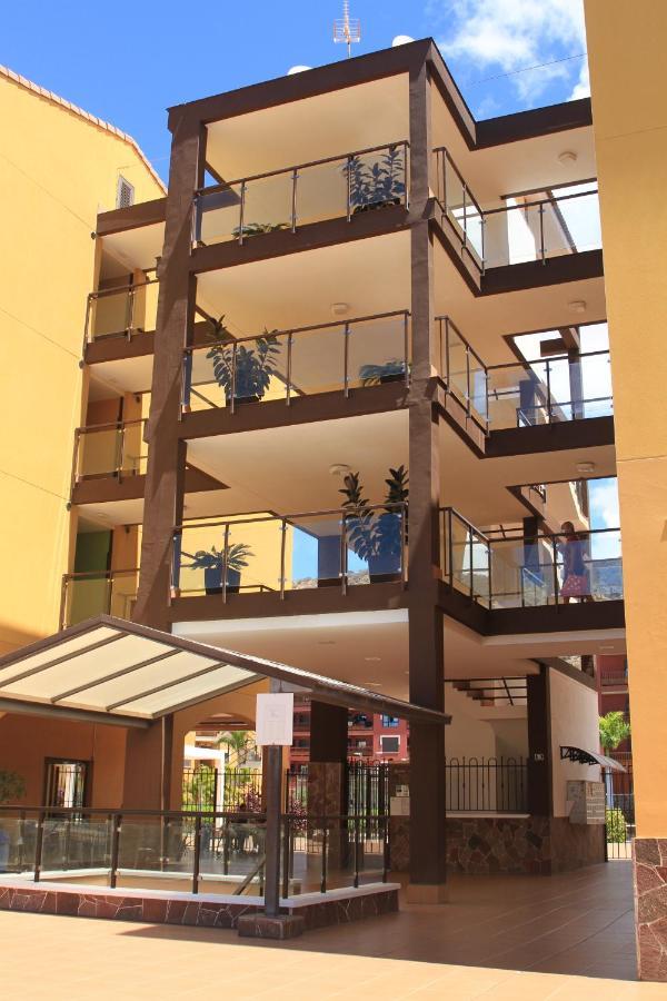 Spacious Apartment With Large Private Garden In Palm Mar エクステリア 写真